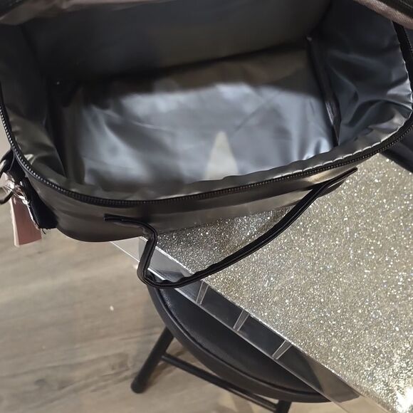 Juicy Couture Rhinestone Logo/Crown Zip-Around Insulated Lunch Tote Bag - Picture 8 of 8